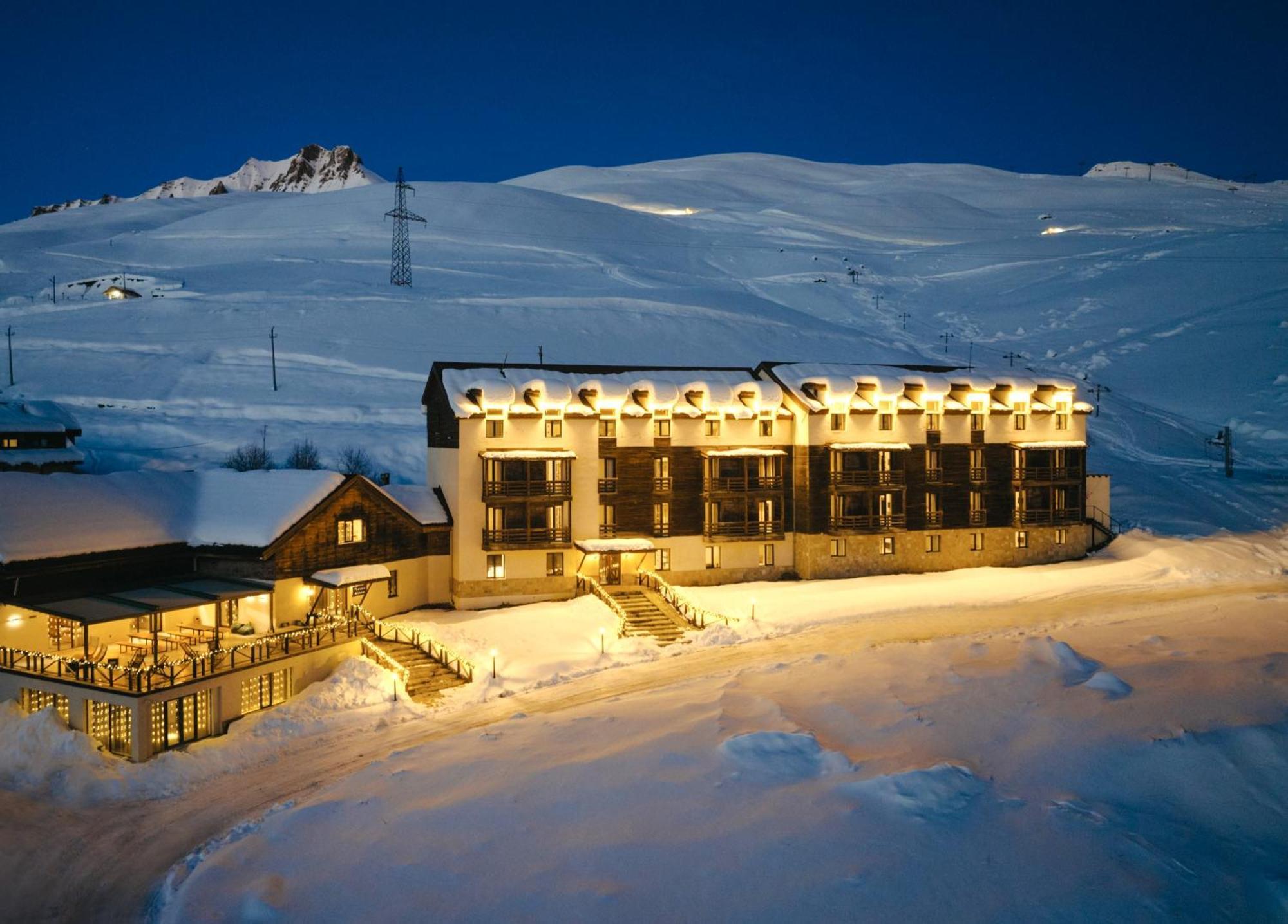 Alpina Hotel Гудаури Экстерьер фото