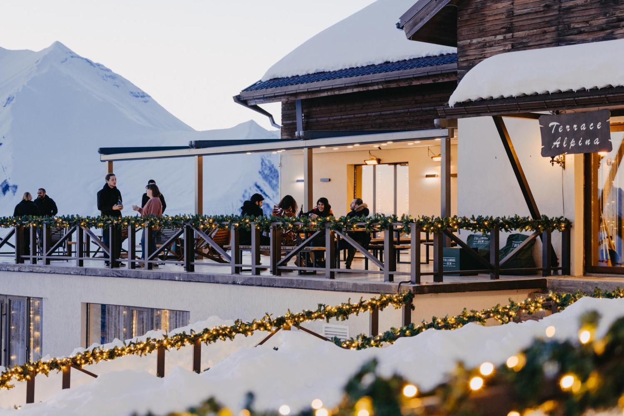 Alpina Hotel Гудаури Экстерьер фото