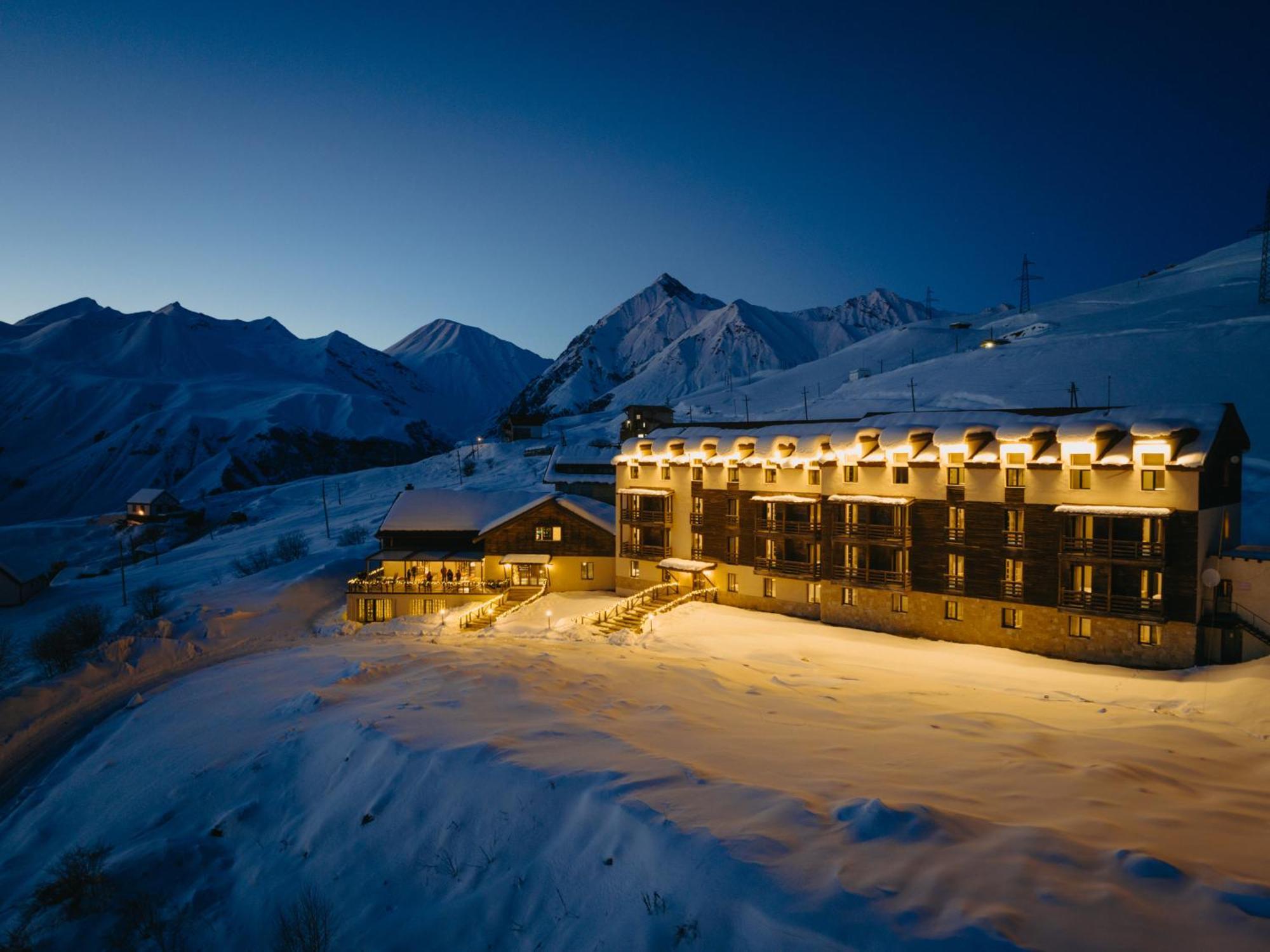 Alpina Hotel Гудаури Экстерьер фото